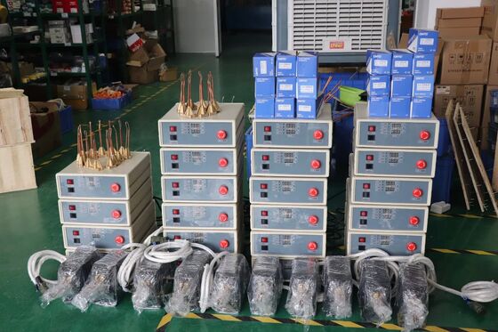 Buen precio Equipo portátil de calentamiento por inducción de ultra alta frecuencia UF-06AC en línea